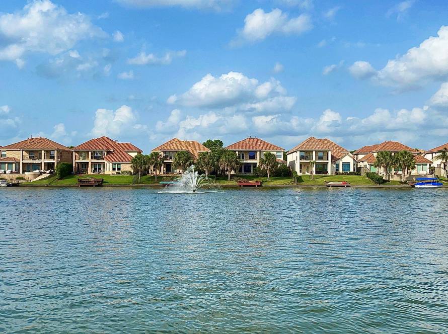 Luxury waterfront homes in Florida along a saltwater cost struggling to get fresh drinking water.